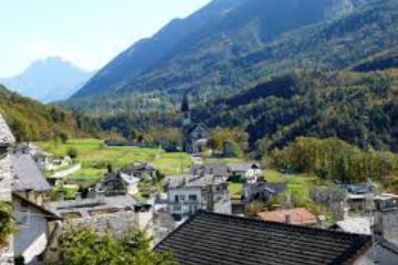 Coimo - Vista sulla Chiesa di Sant'Ambrogio